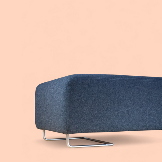 Otomana Lowland Moroso, widok z boku, stalowa podstawa, Italy