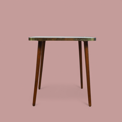 Coffee table Alburette Busch widok nóg z boku, drewniane nogi stożkowe lata 60