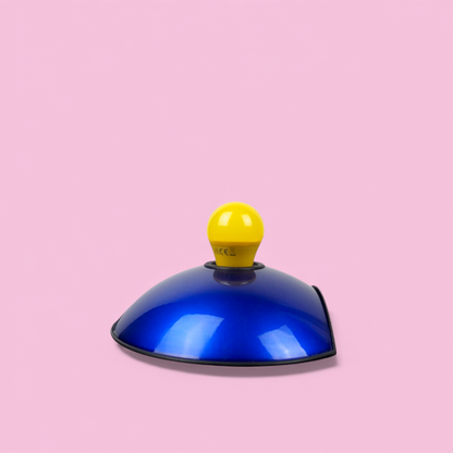 Kinkiet Emi Tommaso Cimini Lumina, widok rozdzielonego metalowego klosza, Italy