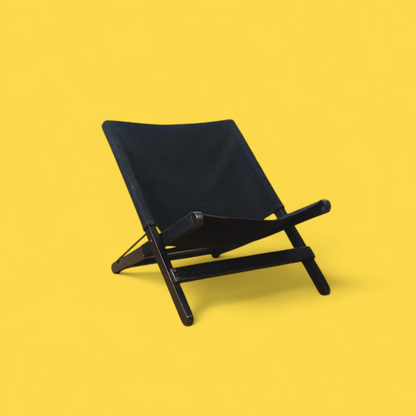 Krzesło balkonowe Hestra IKEA, widok z boku w niskiej pozycji, drewniana rama