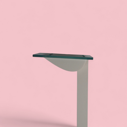 Detal dyfuzora lampy ID-S Sottsass Zumtobel z boku, austriacka inżynieria i włoski design