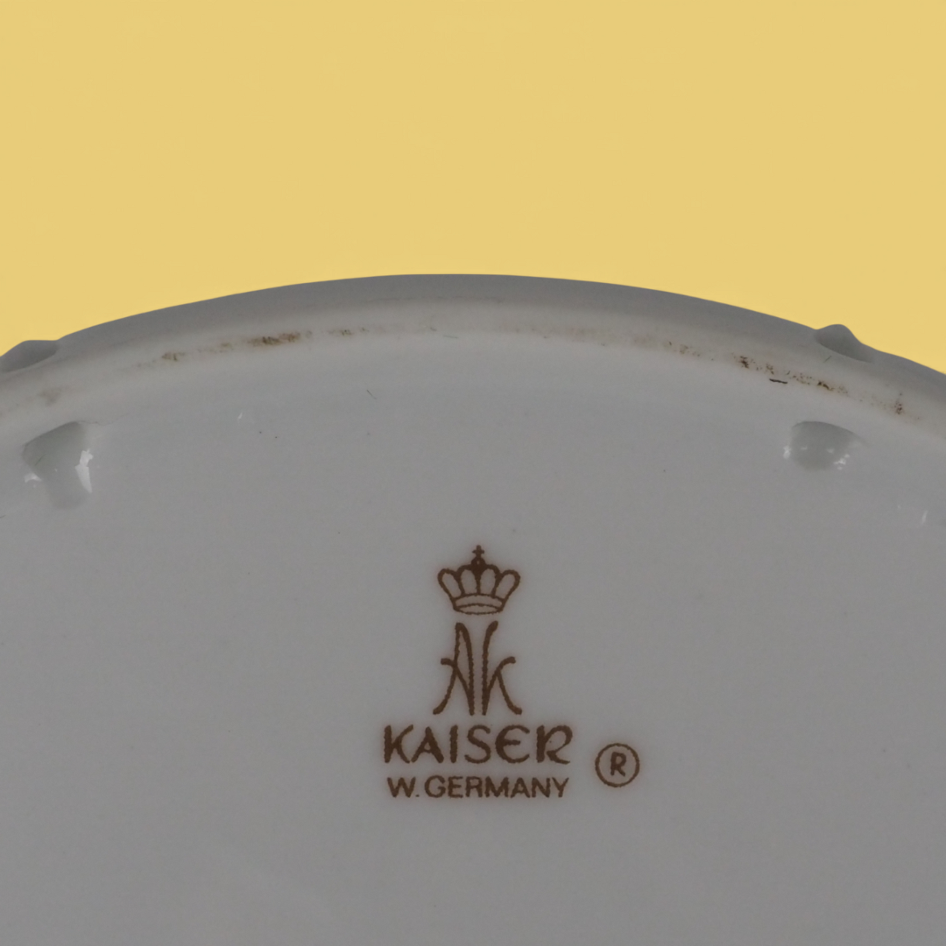 Talerz Kaiser Pfalzbau zbliżenie na znak firmowy Kaiser W. Germany