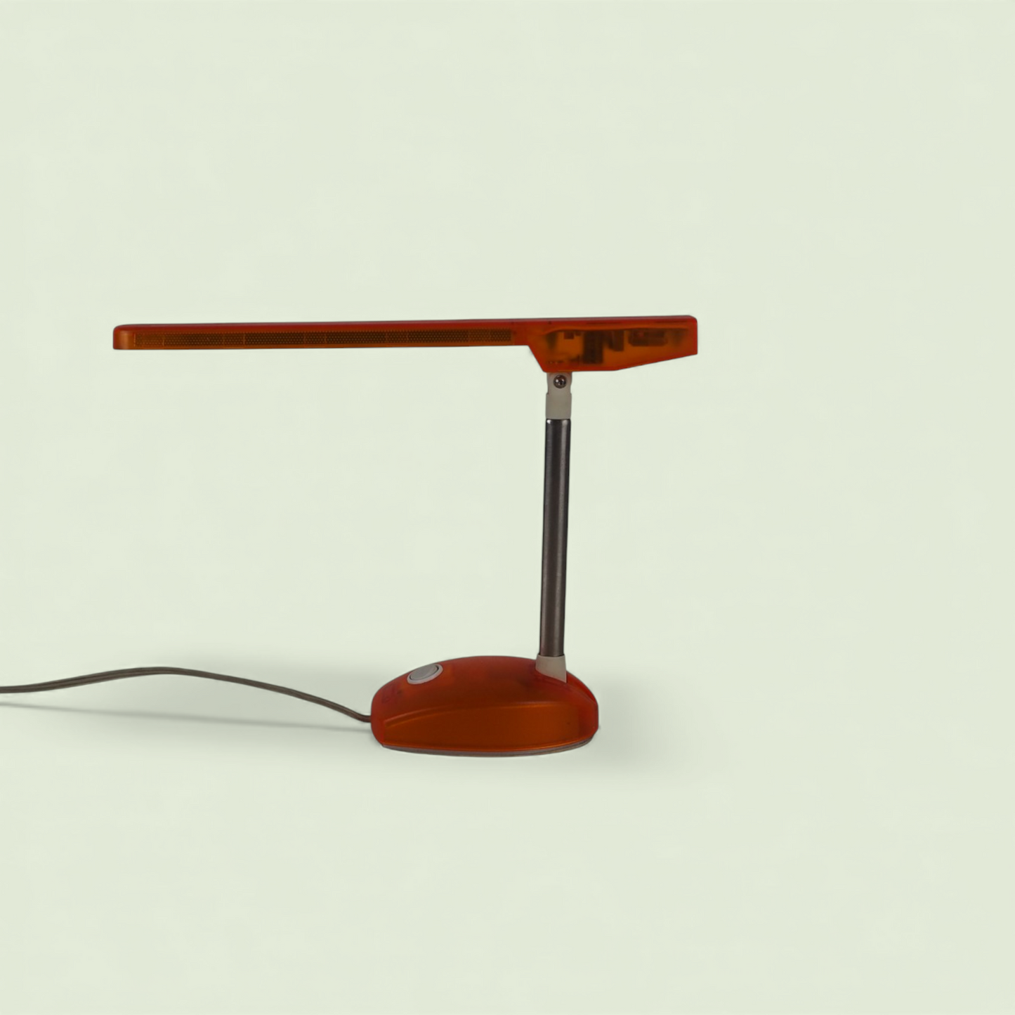 Microlight Artemide task lamp pozycja pozioma, widok z boku, Gismondi Italy