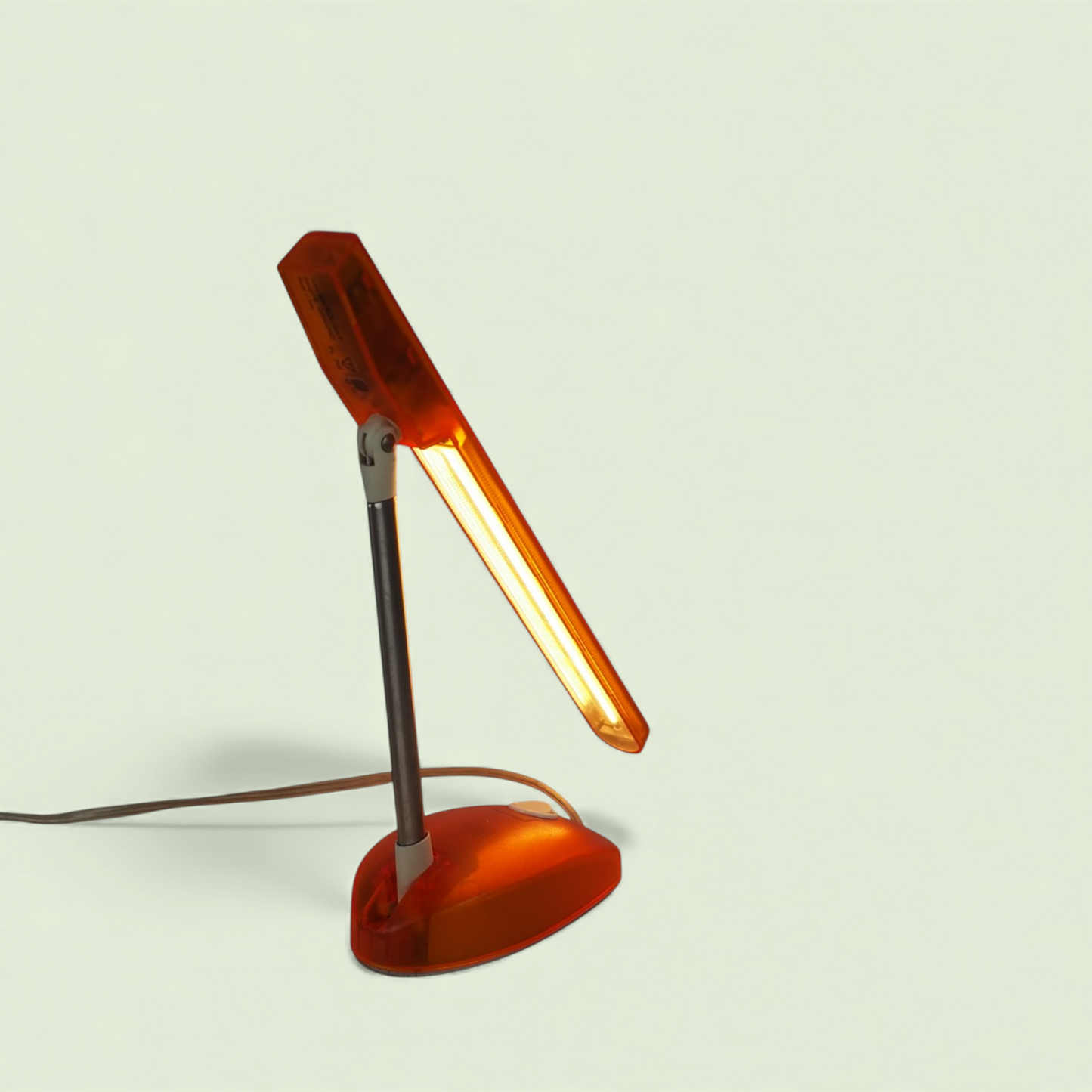 Desk lamp Microlight włączona bursztynowe świecenie, widok pod kątem, 1990s