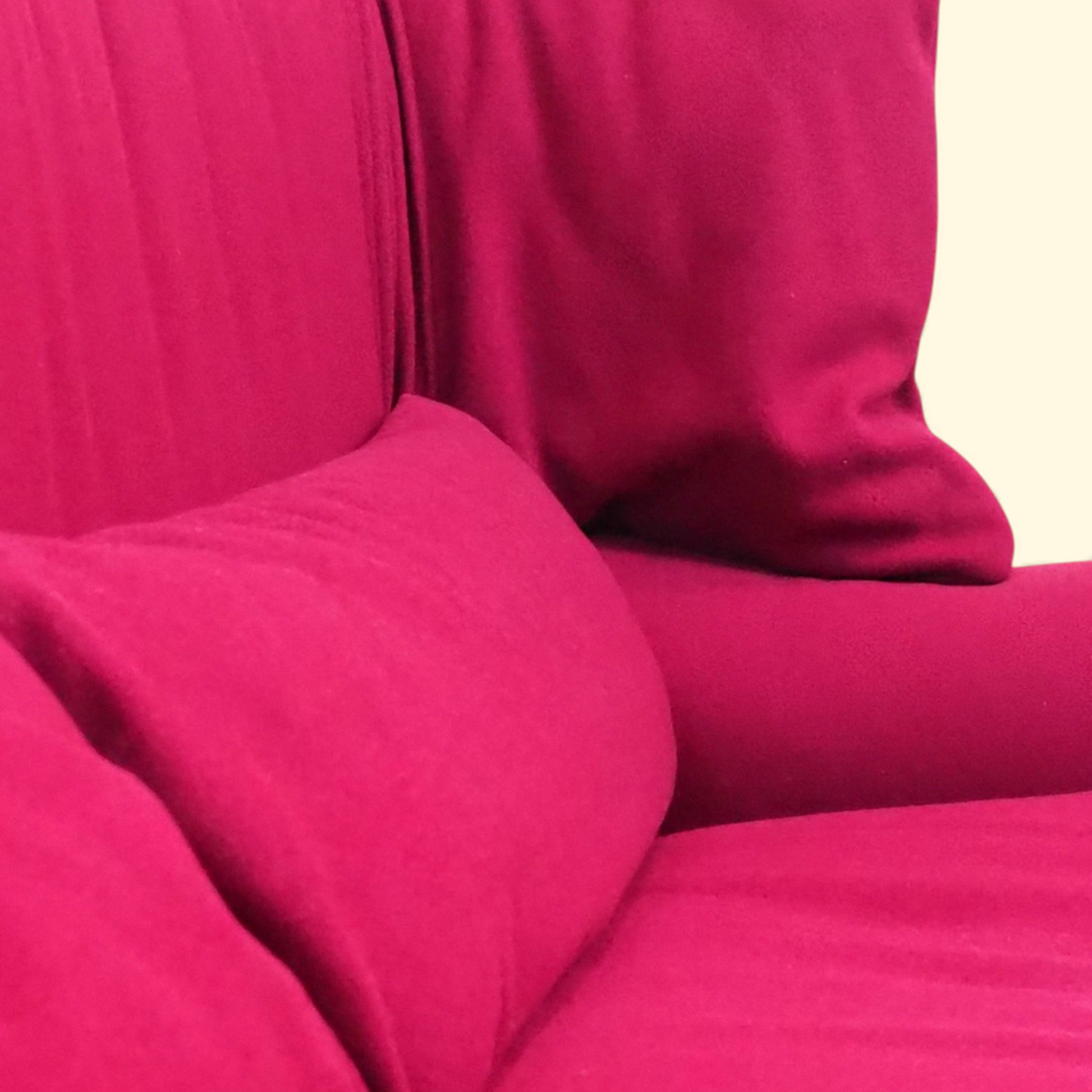 Oryginalna poduszka sofy Portovenere Vico Magistretti dla Cassina, tapicerka w kolorze fuksji, detal