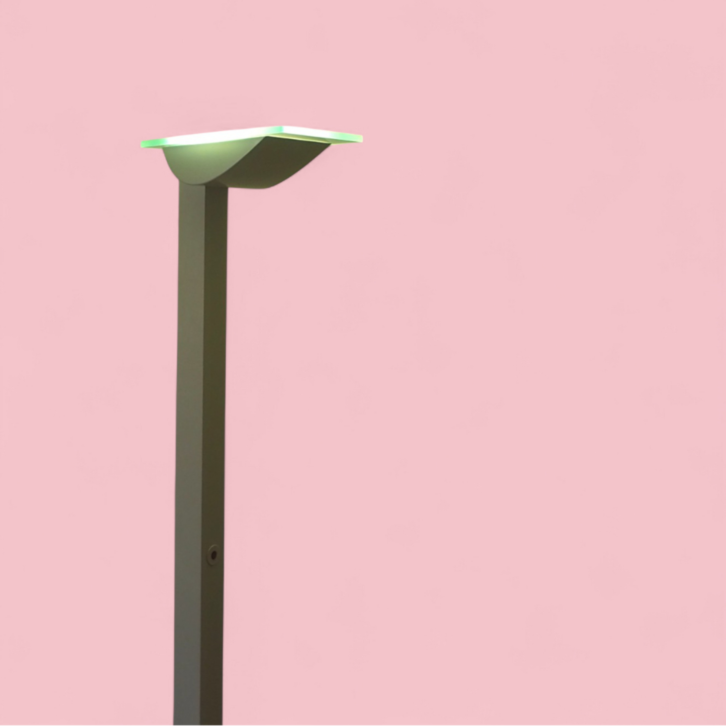 Floor lamp ID-S Ettore Sottsass dla Zumtobel Staff, wysokość 190 cm, widok z boku, lata 80