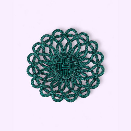 Zielona ceramiczna miska Vallauris z ażurowym wzorem plecionki, widok z góry